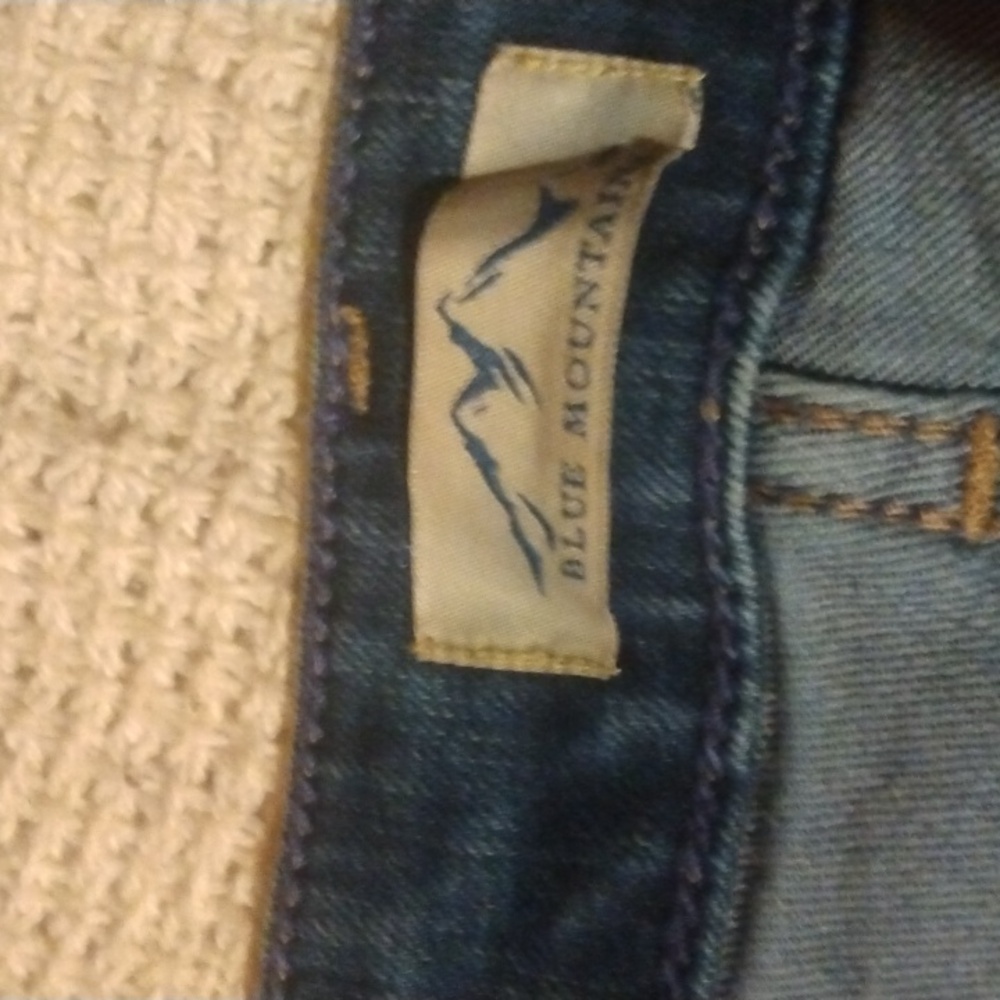 Blue Mountain Brand Women's Jeans Size 12 boot cut dark blue high waist